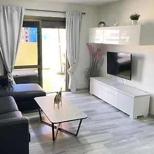 Seaside Haven: With Terrace Apartment Fuengirola